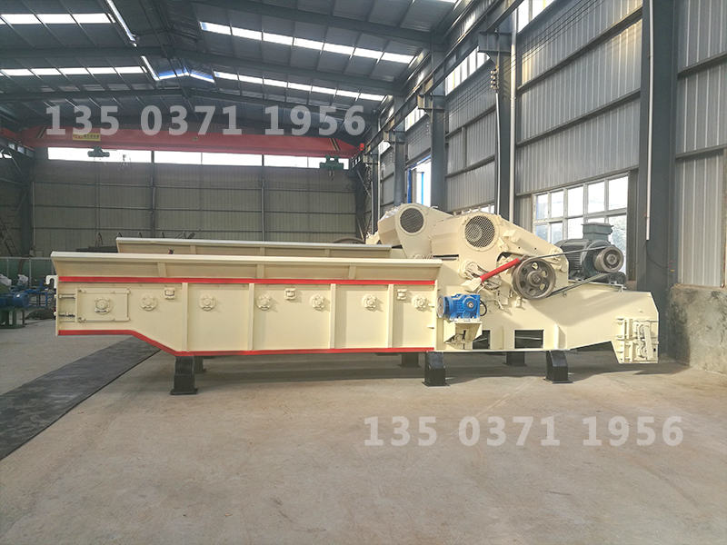 車(chē)載式木材粉碎機(jī)
